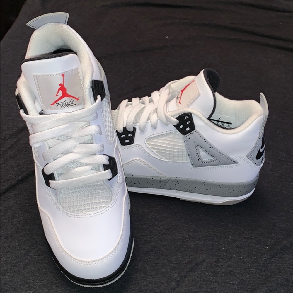 BRAND NEW✨AIR JORDAN RETRO WHITE CEMENT 4 KIDS 5.5